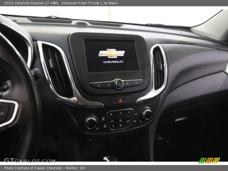 Iridescent Pearl Tricoat / Jet Black 2020 Chevrolet Equinox LT AWD