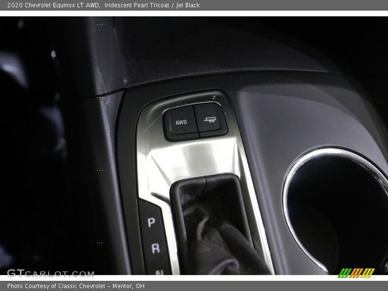 Iridescent Pearl Tricoat / Jet Black 2020 Chevrolet Equinox LT AWD