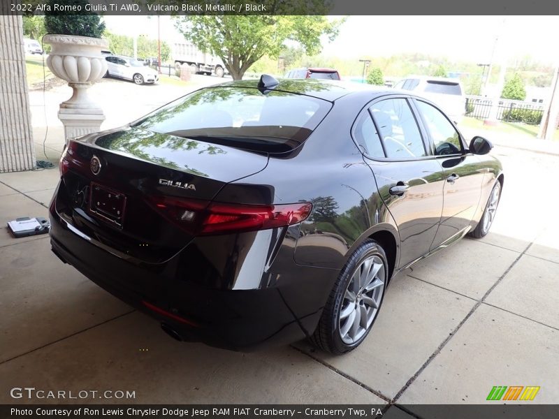 Vulcano Black Metallic / Black 2022 Alfa Romeo Giulia Ti AWD