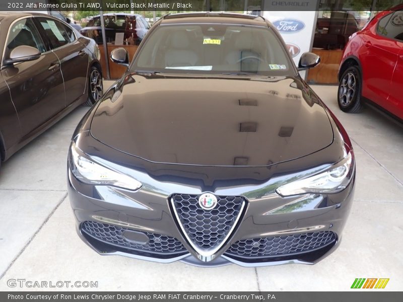 Vulcano Black Metallic / Black 2022 Alfa Romeo Giulia Ti AWD