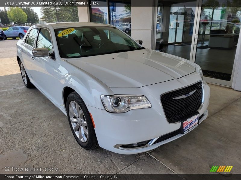 Bright White / Black 2019 Chrysler 300 Limited AWD