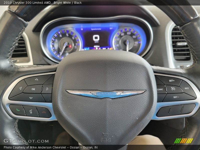 Bright White / Black 2019 Chrysler 300 Limited AWD