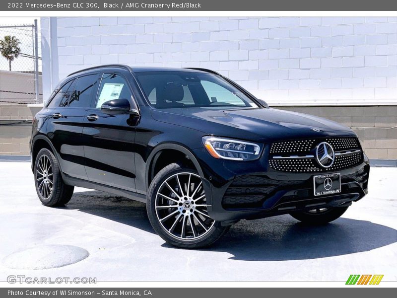 Front 3/4 View of 2022 GLC 300