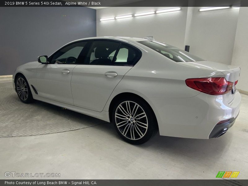 Alpine White / Black 2019 BMW 5 Series 540i Sedan