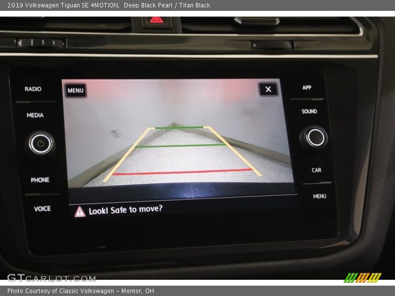Deep Black Pearl / Titan Black 2019 Volkswagen Tiguan SE 4MOTION