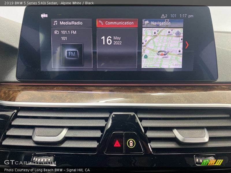 Alpine White / Black 2019 BMW 5 Series 540i Sedan