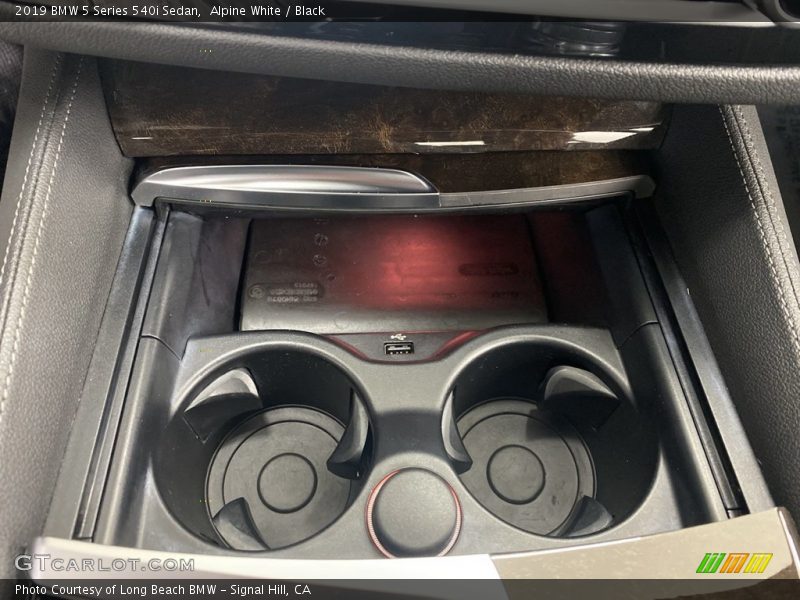 Alpine White / Black 2019 BMW 5 Series 540i Sedan
