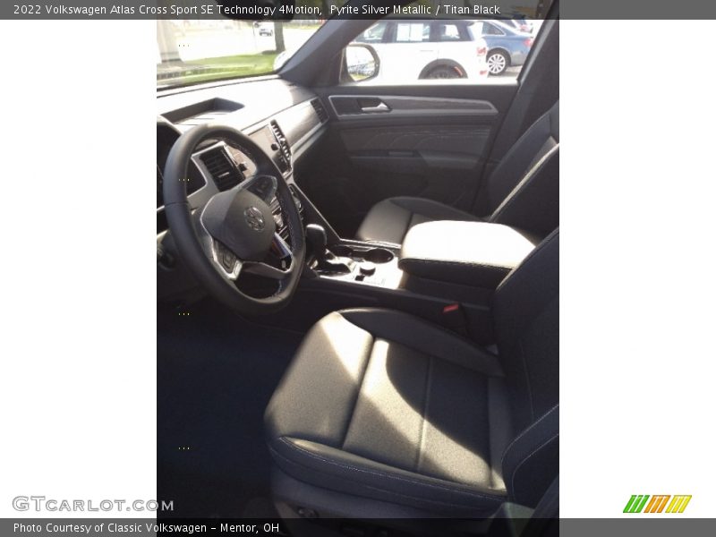 Pyrite Silver Metallic / Titan Black 2022 Volkswagen Atlas Cross Sport SE Technology 4Motion