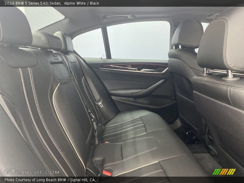 Alpine White / Black 2019 BMW 5 Series 540i Sedan