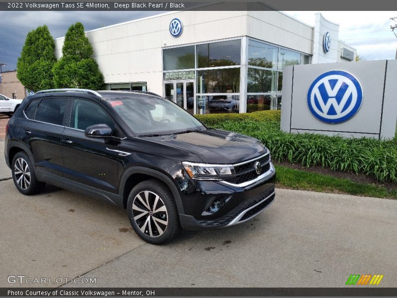 Front 3/4 View of 2022 Taos SE 4Motion