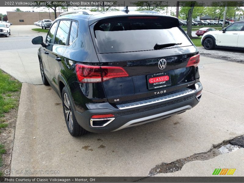 Deep Black Pearl / Black 2022 Volkswagen Taos SE 4Motion