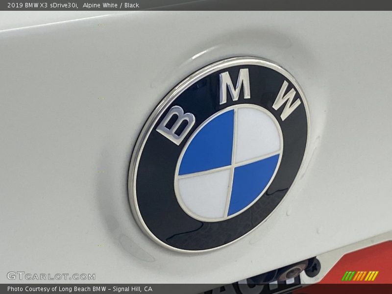 Alpine White / Black 2019 BMW X3 sDrive30i