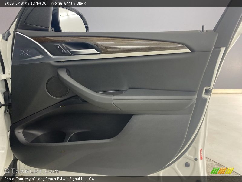 Alpine White / Black 2019 BMW X3 sDrive30i