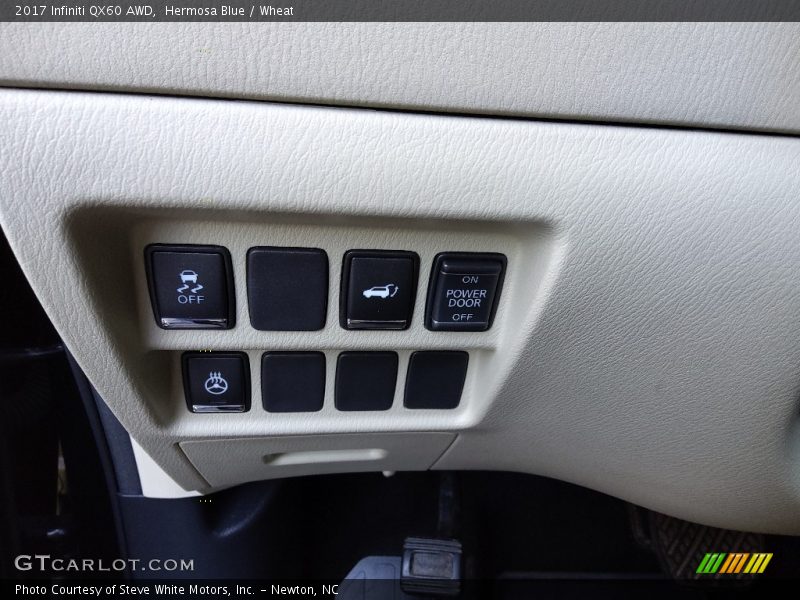Controls of 2017 QX60 AWD