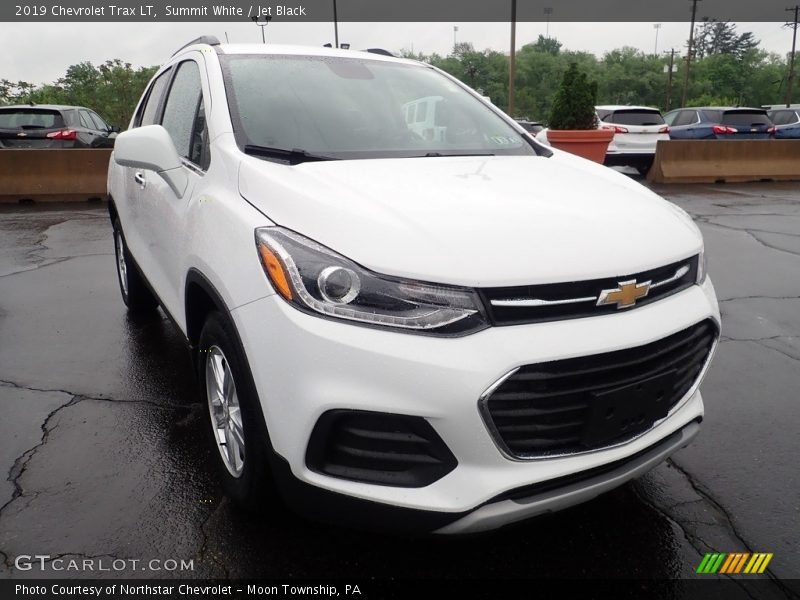 Summit White / Jet Black 2019 Chevrolet Trax LT
