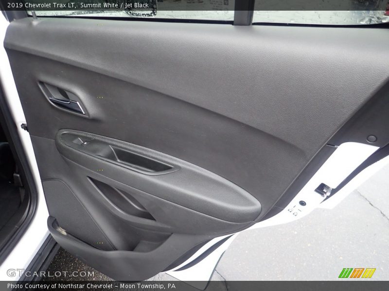 Summit White / Jet Black 2019 Chevrolet Trax LT