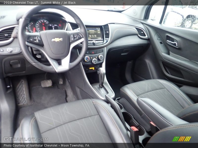 Summit White / Jet Black 2019 Chevrolet Trax LT