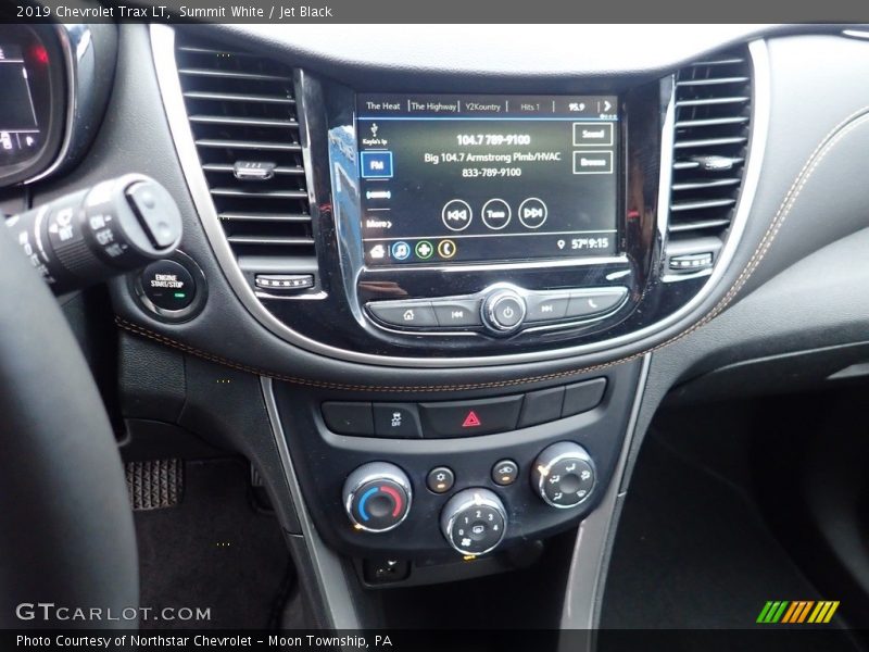 Summit White / Jet Black 2019 Chevrolet Trax LT