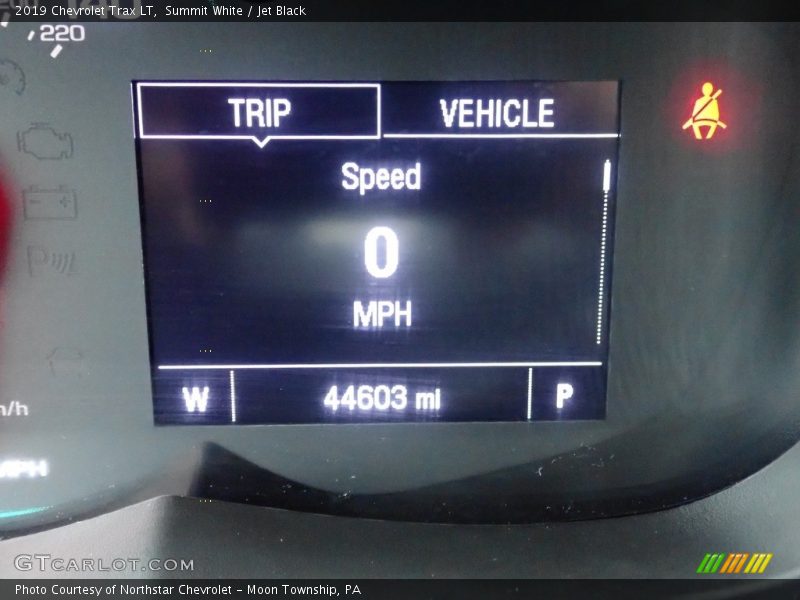 Summit White / Jet Black 2019 Chevrolet Trax LT