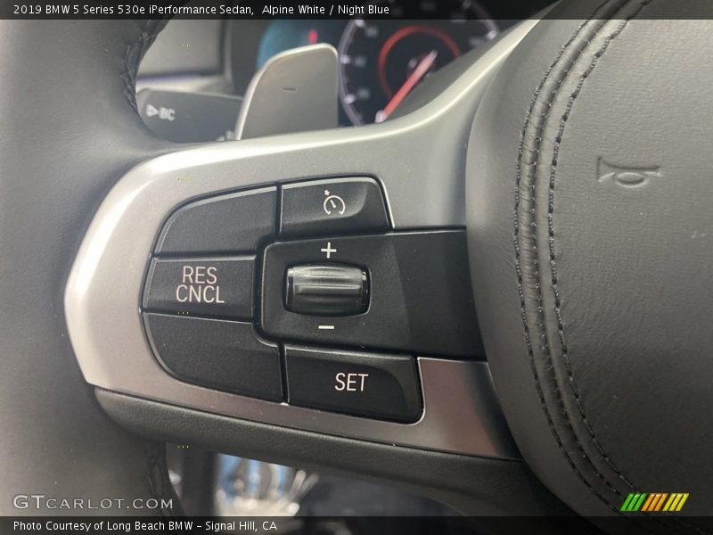 Alpine White / Night Blue 2019 BMW 5 Series 530e iPerformance Sedan