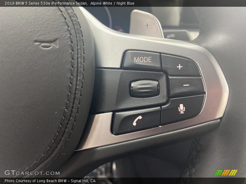 Alpine White / Night Blue 2019 BMW 5 Series 530e iPerformance Sedan