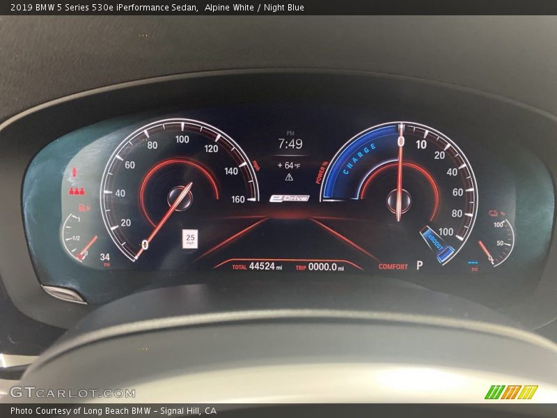 Alpine White / Night Blue 2019 BMW 5 Series 530e iPerformance Sedan