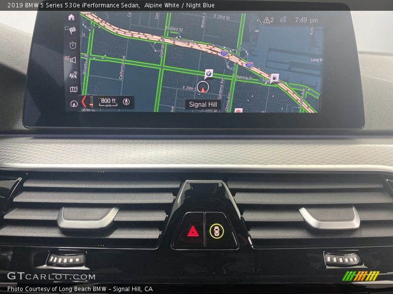 Alpine White / Night Blue 2019 BMW 5 Series 530e iPerformance Sedan