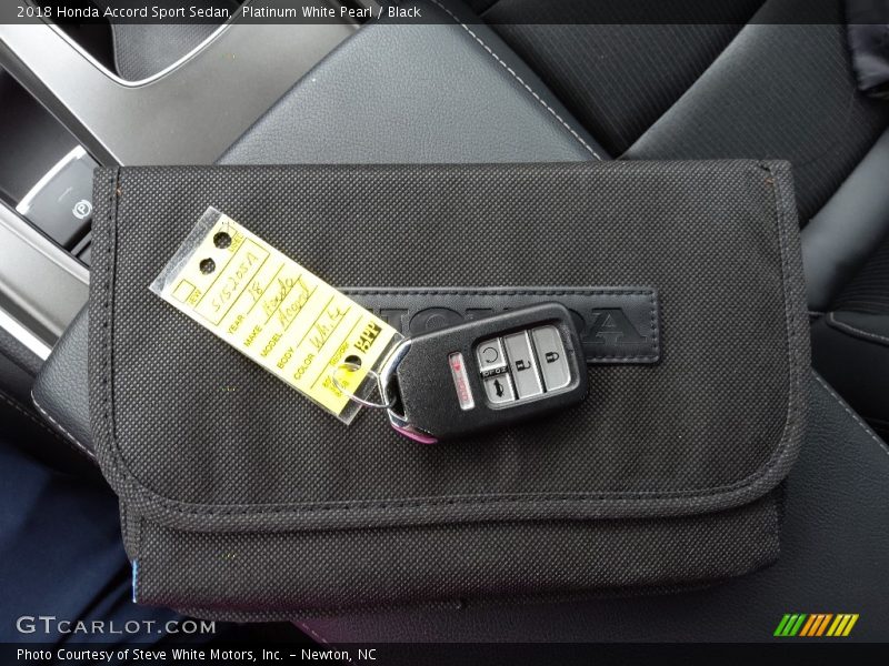 Platinum White Pearl / Black 2018 Honda Accord Sport Sedan