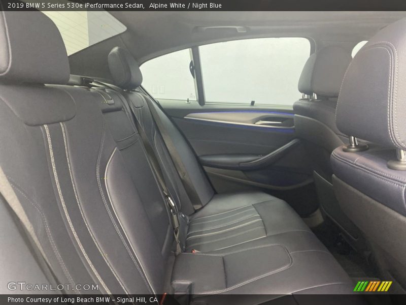 Alpine White / Night Blue 2019 BMW 5 Series 530e iPerformance Sedan