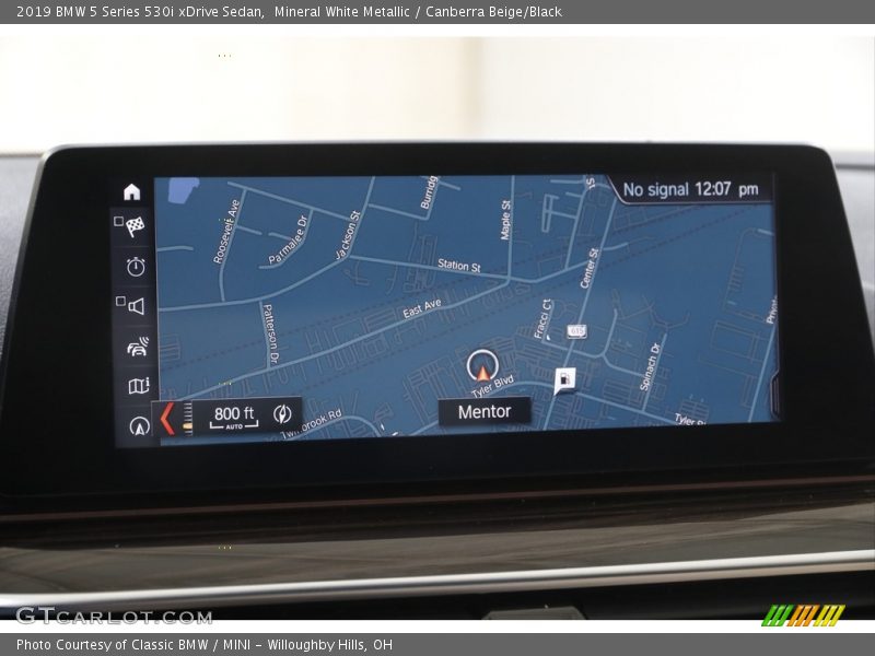 Mineral White Metallic / Canberra Beige/Black 2019 BMW 5 Series 530i xDrive Sedan