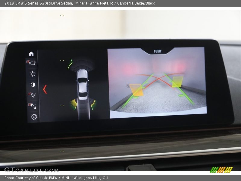 Mineral White Metallic / Canberra Beige/Black 2019 BMW 5 Series 530i xDrive Sedan
