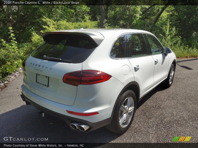 White / Black/Luxor Beige 2016 Porsche Cayenne S