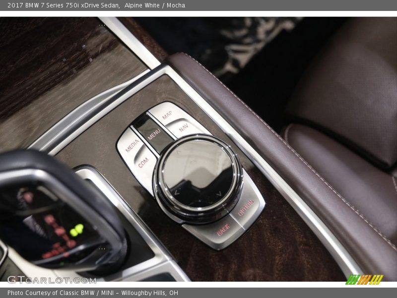 Alpine White / Mocha 2017 BMW 7 Series 750i xDrive Sedan