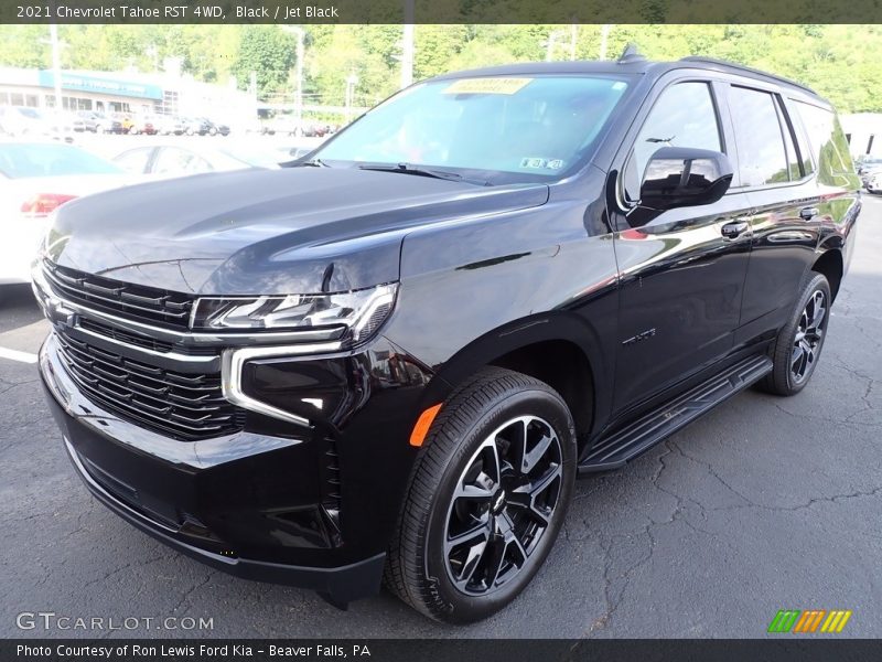 Front 3/4 View of 2021 Tahoe RST 4WD