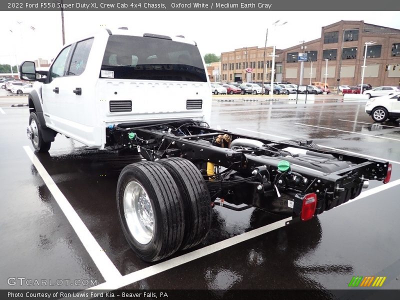 Oxford White / Medium Earth Gray 2022 Ford F550 Super Duty XL Crew Cab 4x4 Chassis