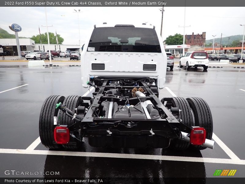 Oxford White / Medium Earth Gray 2022 Ford F550 Super Duty XL Crew Cab 4x4 Chassis