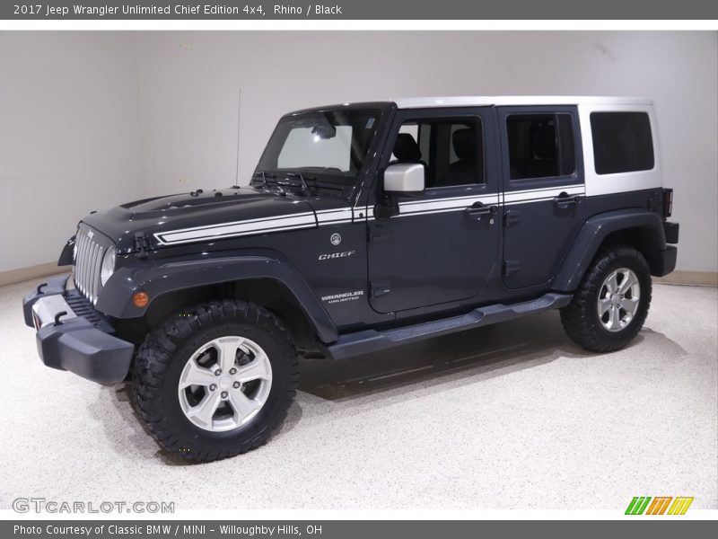 Front 3/4 View of 2017 Wrangler Unlimited Chief Edition 4x4