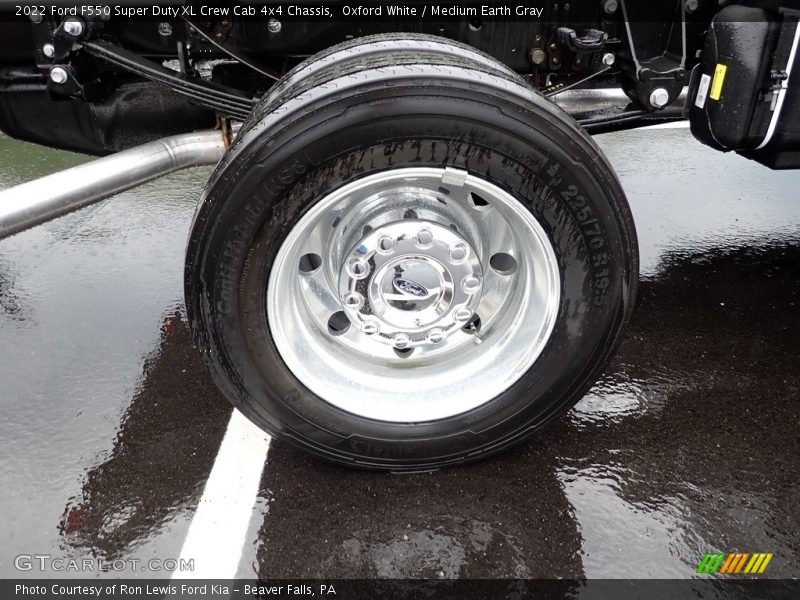 Oxford White / Medium Earth Gray 2022 Ford F550 Super Duty XL Crew Cab 4x4 Chassis