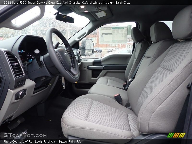 Oxford White / Medium Earth Gray 2022 Ford F550 Super Duty XL Crew Cab 4x4 Chassis