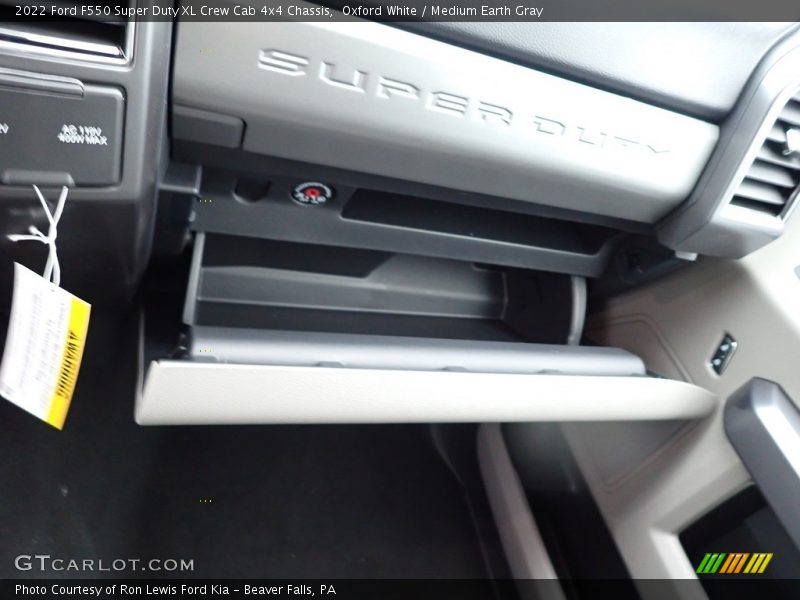 Oxford White / Medium Earth Gray 2022 Ford F550 Super Duty XL Crew Cab 4x4 Chassis