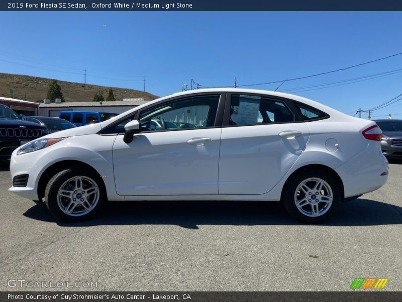 Oxford White / Medium Light Stone 2019 Ford Fiesta SE Sedan