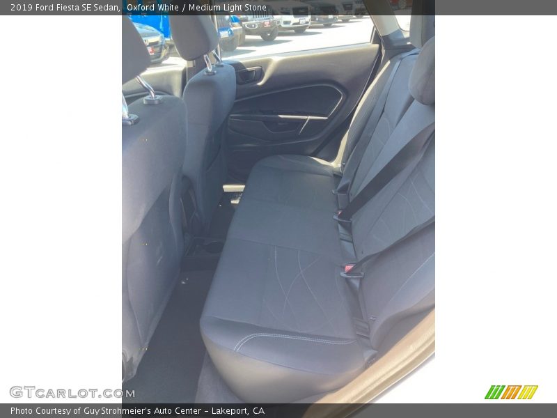 Oxford White / Medium Light Stone 2019 Ford Fiesta SE Sedan