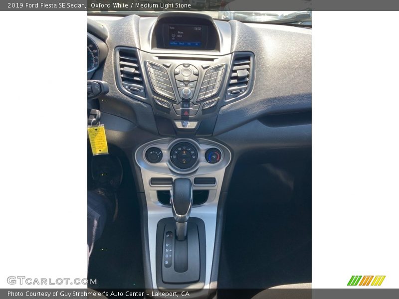 Oxford White / Medium Light Stone 2019 Ford Fiesta SE Sedan