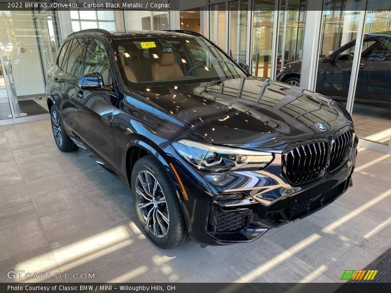 Front 3/4 View of 2022 X5 xDrive40i