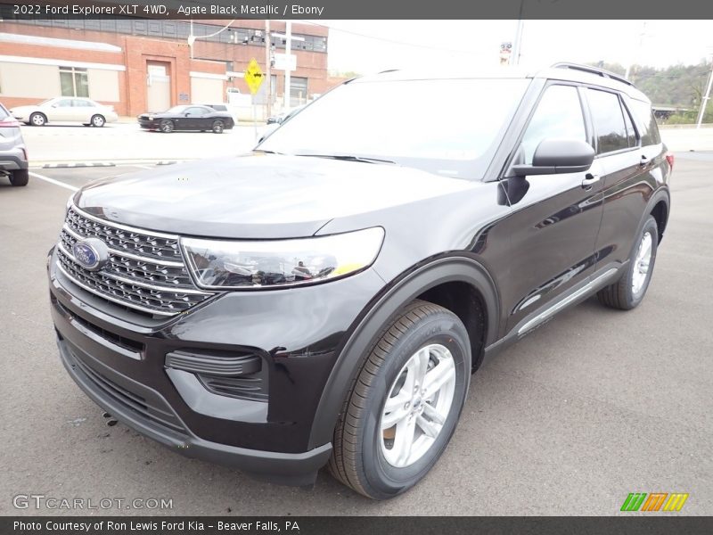 Front 3/4 View of 2022 Explorer XLT 4WD