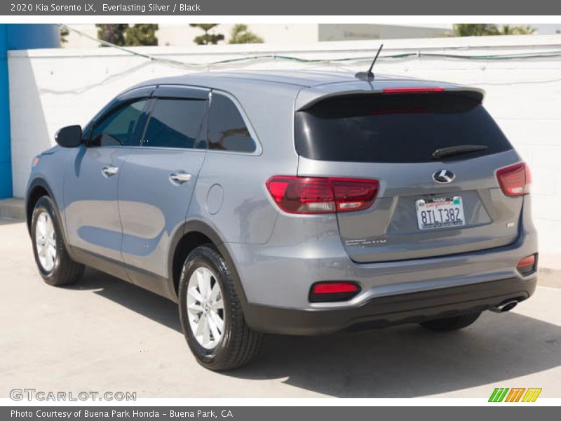 Everlasting Silver / Black 2020 Kia Sorento LX