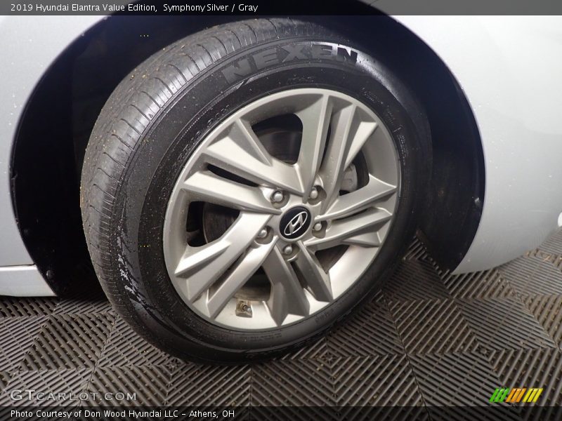 Symphony Silver / Gray 2019 Hyundai Elantra Value Edition
