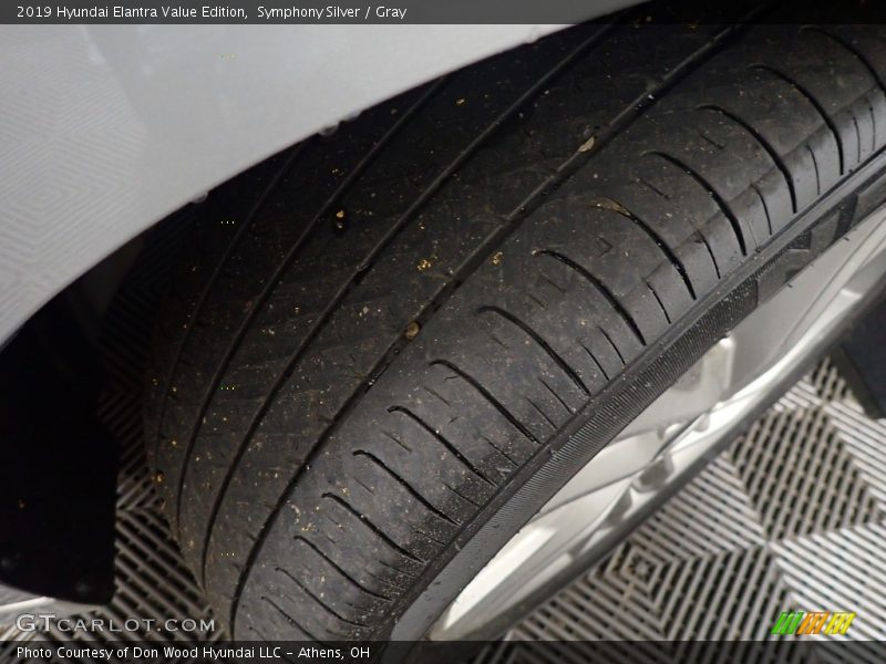 Symphony Silver / Gray 2019 Hyundai Elantra Value Edition