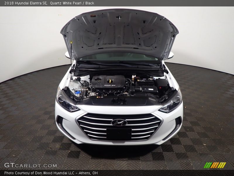 Quartz White Pearl / Black 2018 Hyundai Elantra SE