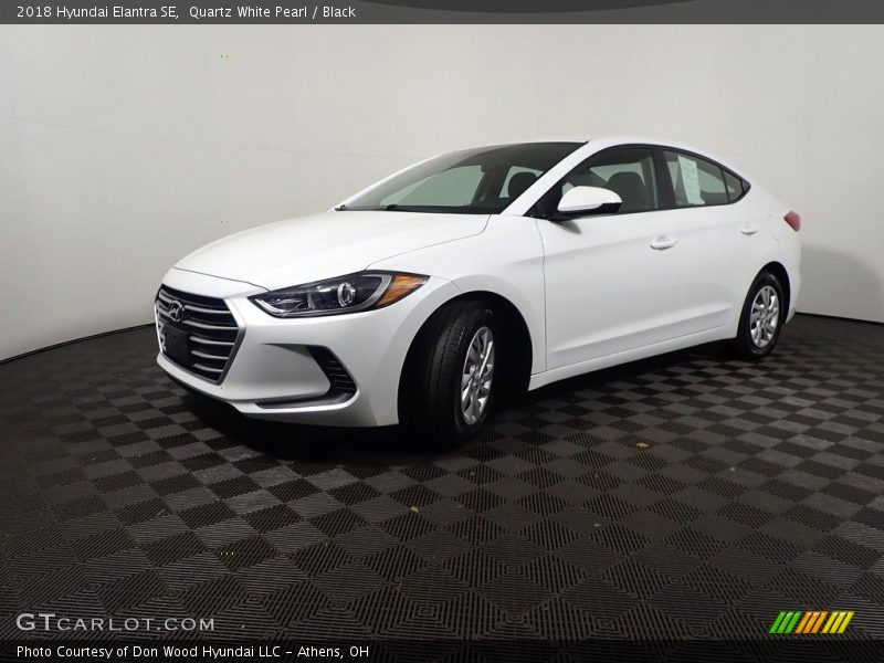 Quartz White Pearl / Black 2018 Hyundai Elantra SE